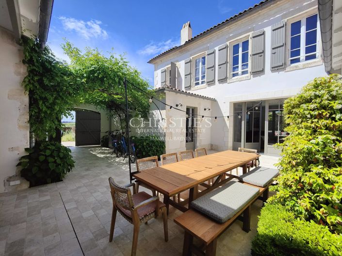 Image No.2-5 Bed House for sale