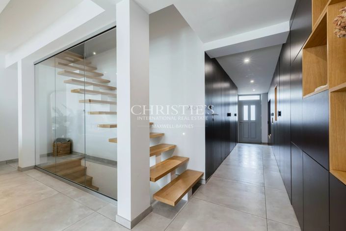 Image No.19-5 Bed House for sale