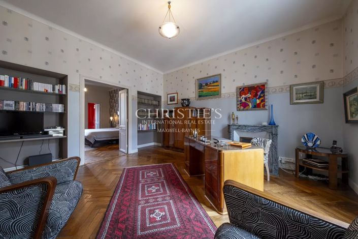 Image No.17-5 Bed House for sale