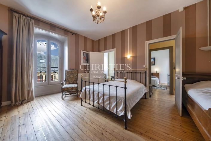 Image No.21-5 Bed House for sale
