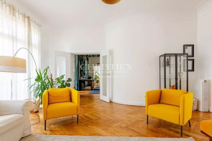 Image No.5-6 Bed House for sale
