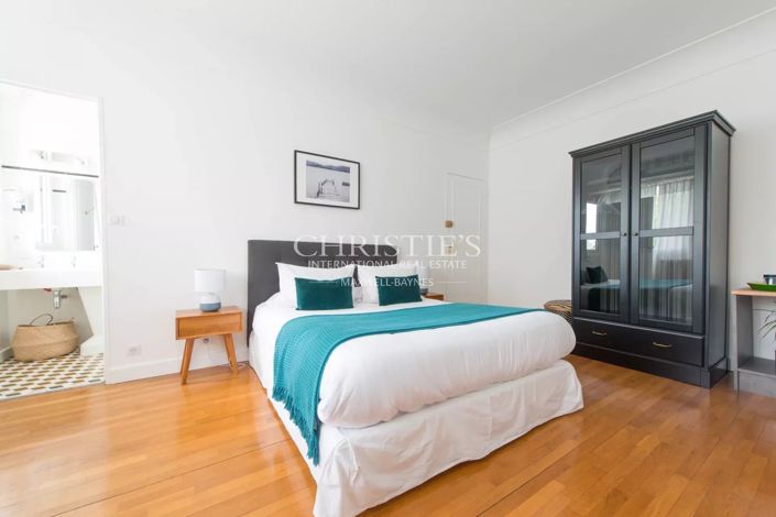 Image No.7-6 Bed House for sale