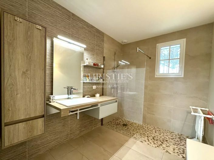 Image No.22-5 Bed House for sale