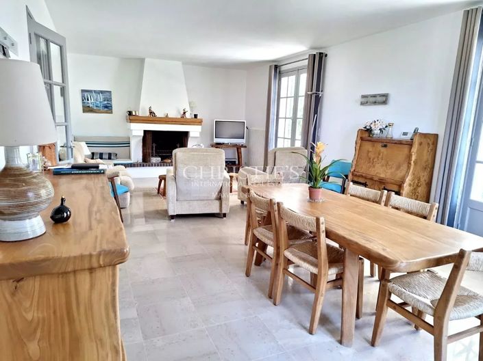 Image No.9-5 Bed House for sale