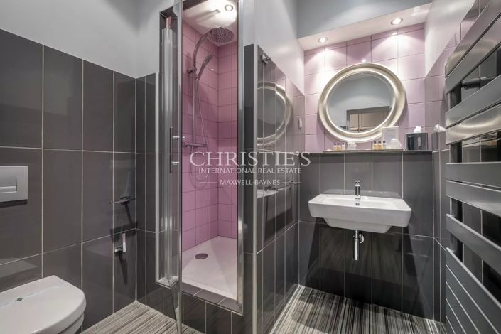 Image No.36-11 Bed Property for sale