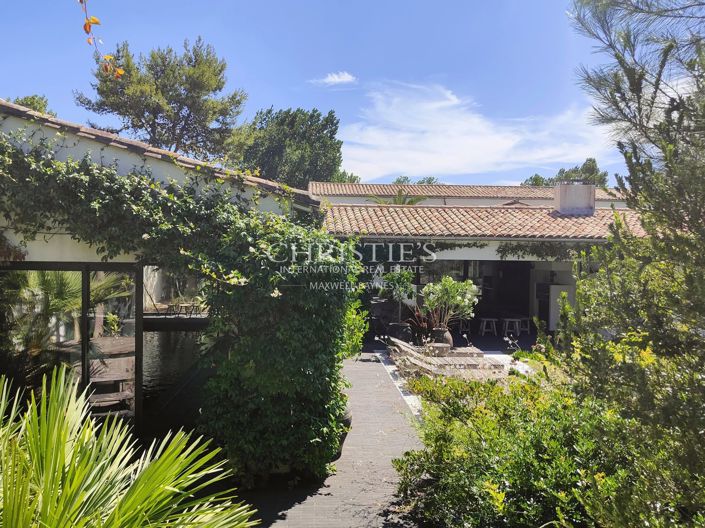 Image No.36-6 Bed House for sale