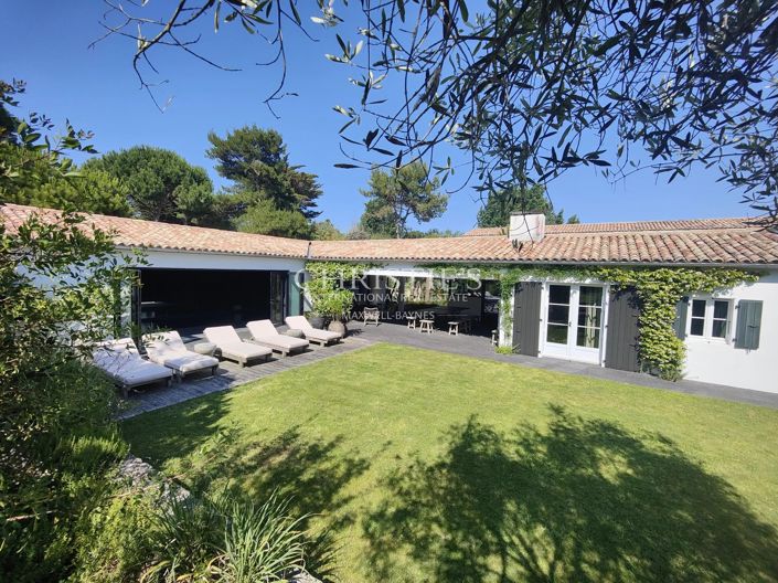 Image No.8-6 Bed House for sale