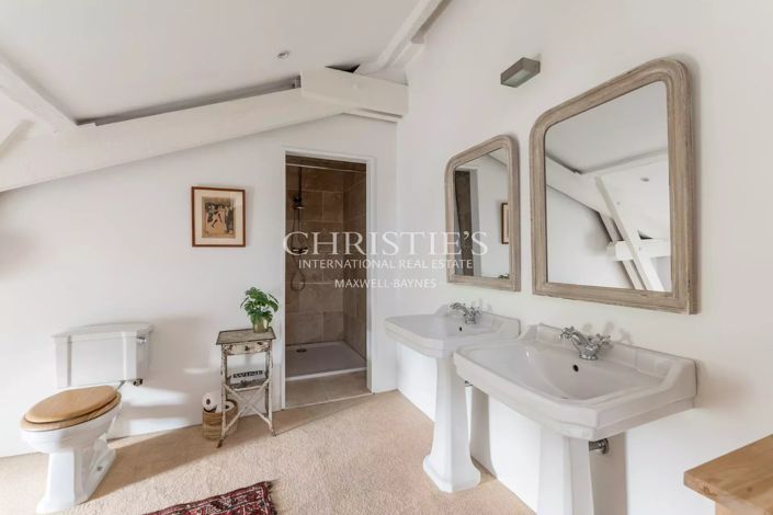 Image No.33-7 Bed House for sale