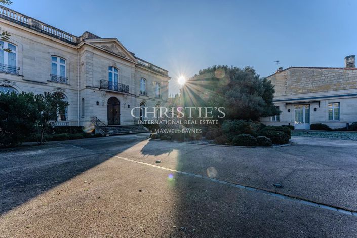 Image No.15-6 Bed Property for sale