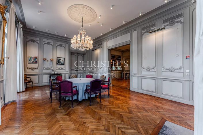 Image No.5-6 Bed Property for sale