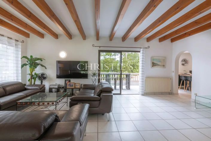 Image No.4-5 Bed House for sale