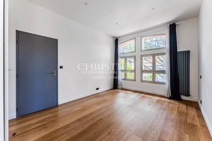 Image No.11-5 Bed House for sale