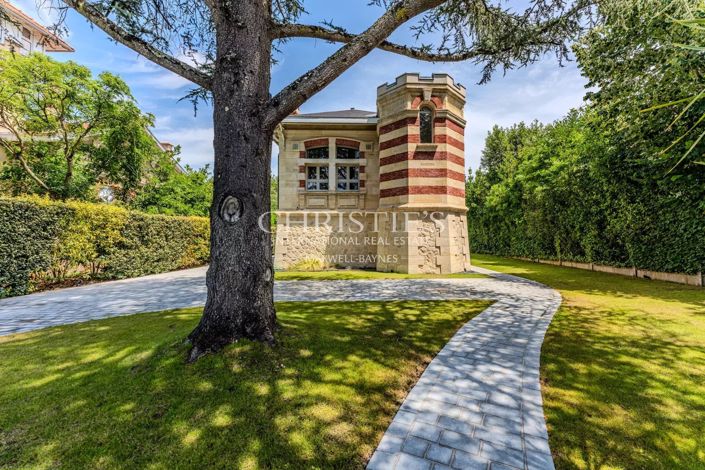 Image No.2-5 Bed House for sale