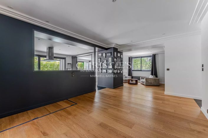 Image No.6-5 Bed House for sale