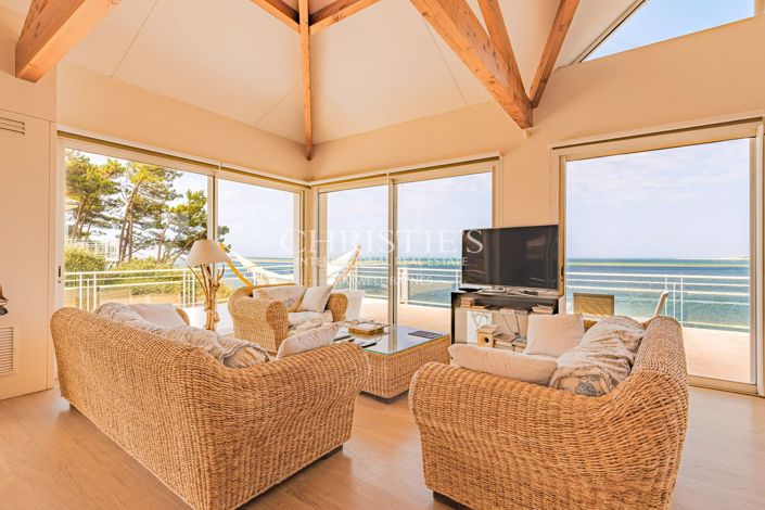 Image No.19-6 Bed House for sale