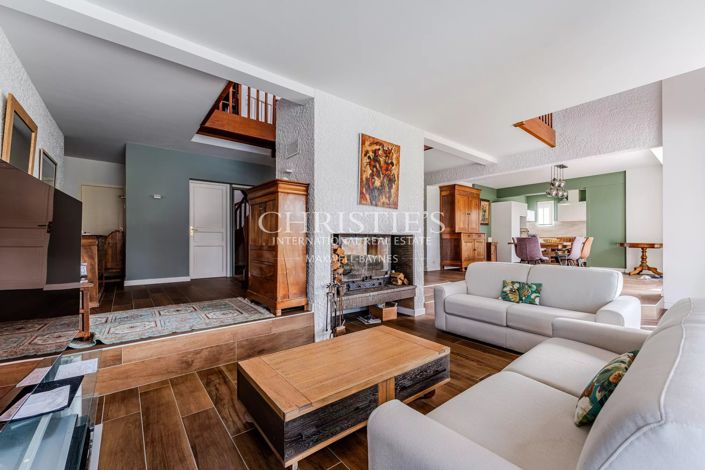 Image No.2-5 Bed House for sale