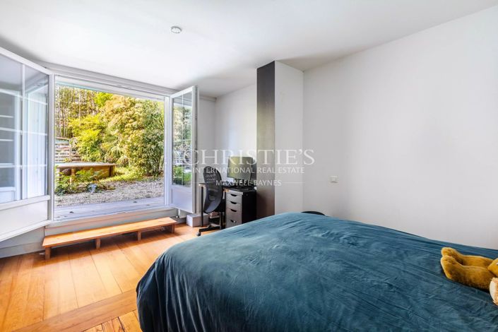 Image No.9-5 Bed House for sale
