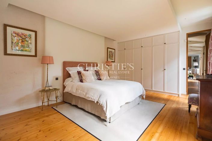 Image No.25-5 Bed House for sale