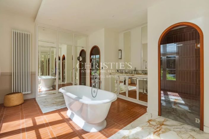Image No.28-5 Bed House for sale
