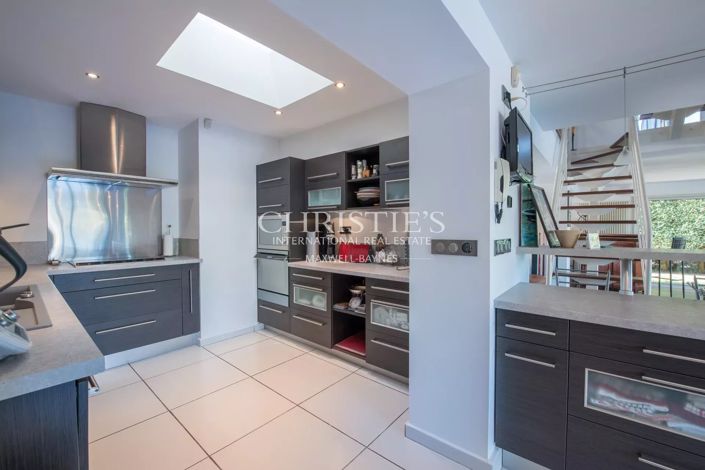 Image No.15-4 Bed House for sale