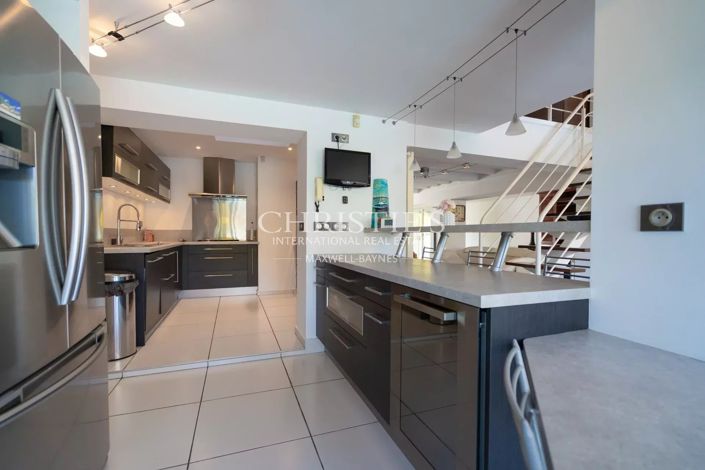 Image No.17-4 Bed House for sale