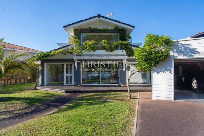 Image No.2-4 Bed House for sale