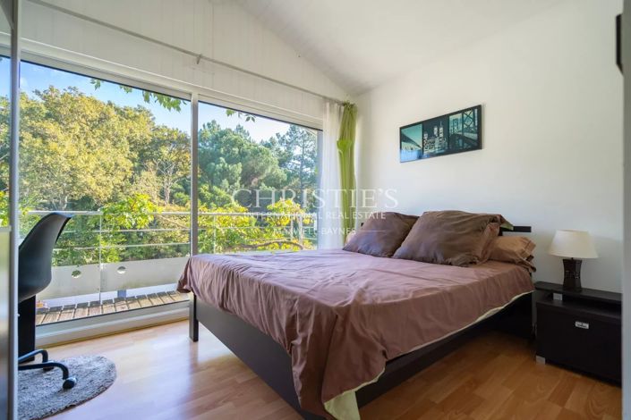 Image No.20-4 Bed House for sale