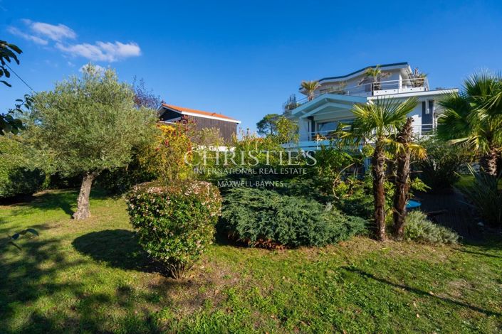 Image No.3-4 Bed House for sale