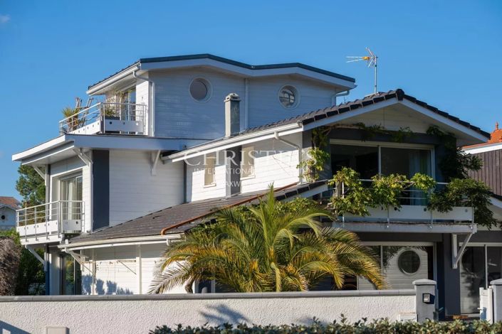 Image No.7-4 Bed House for sale