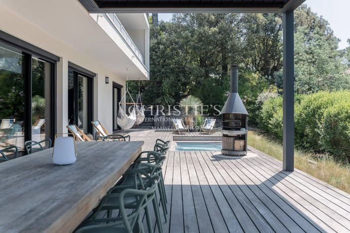 Image No.2-4 Bed House for sale