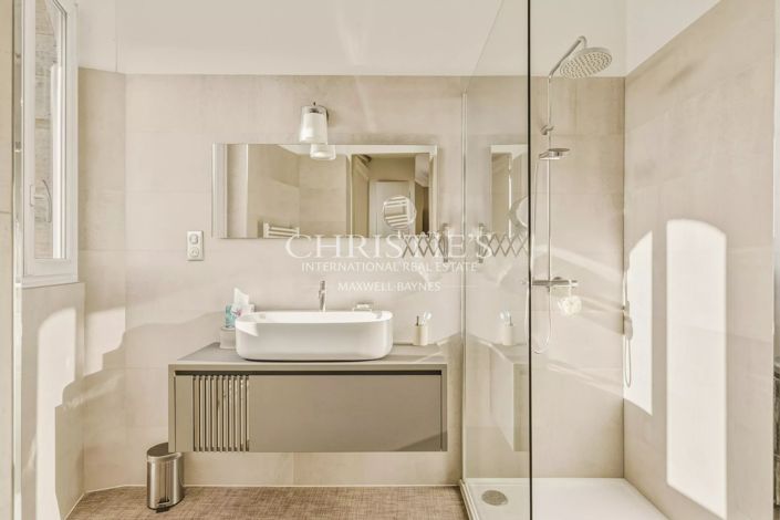 Image No.14-7 Bed House for sale