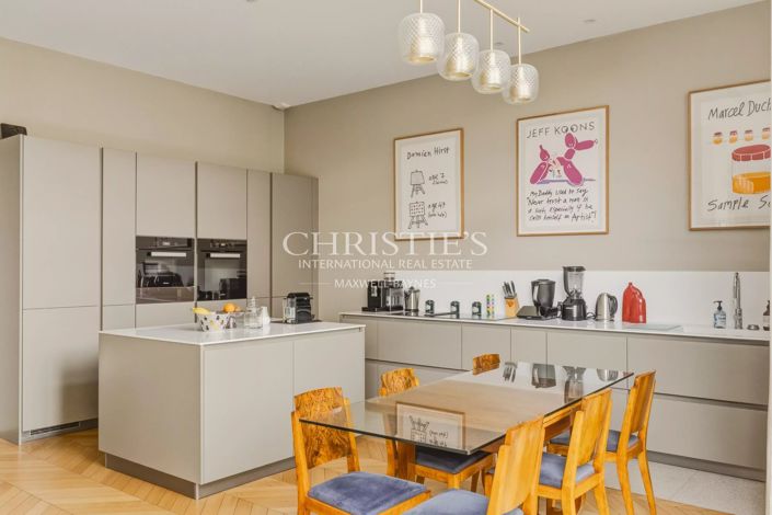 Image No.7-7 Bed House for sale