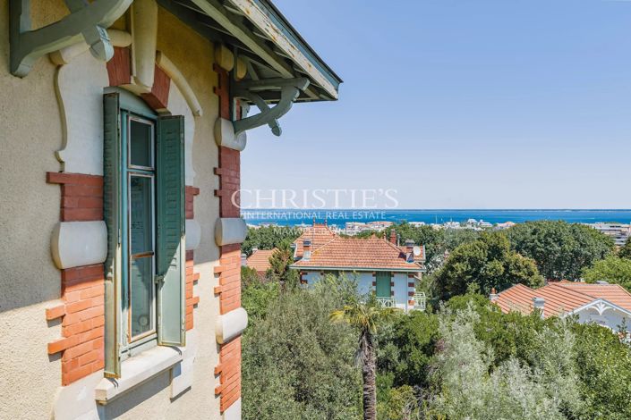 Image No.2-6 Bed House for sale
