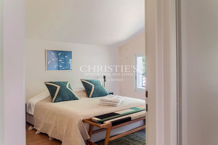 Image No.21-6 Bed House for sale