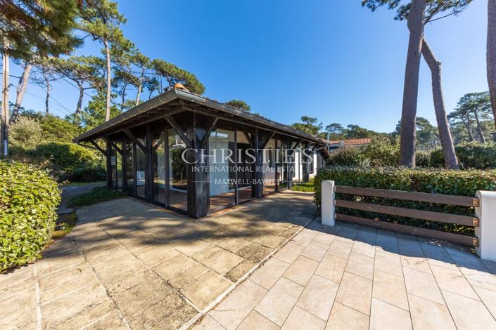 Image No.9-5 Bed House for sale