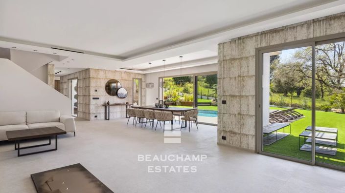 Image No.4-6 Bed House for sale
