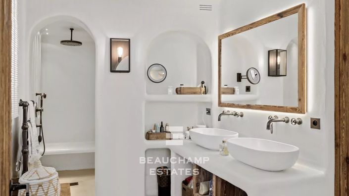 Image No.7-5 Bed House for sale