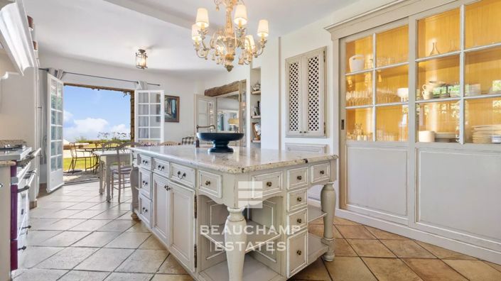 Image No.5-6 Bed House for sale