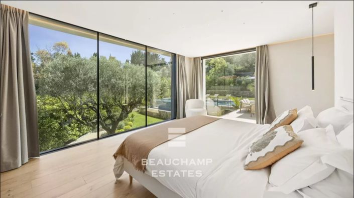Image No.7-5 Bed House for sale