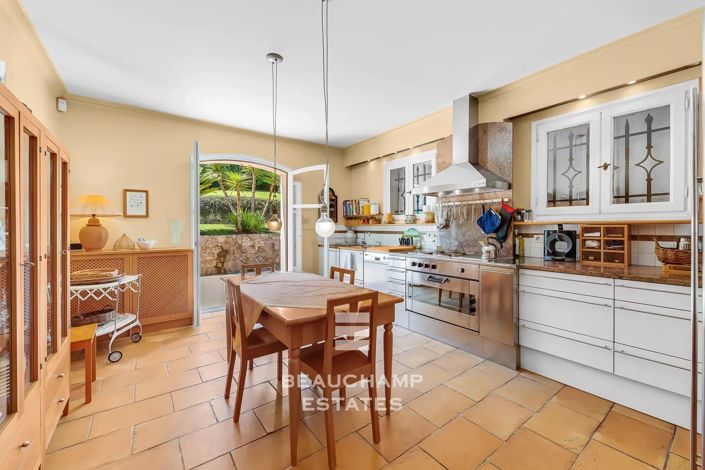 Image No.4-6 Bed House for sale