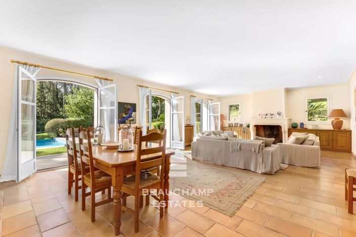Image No.5-6 Bed House for sale