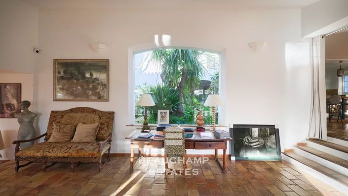 Image No.6-6 Bed House for sale
