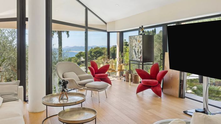 Image No.5-5 Bed House for sale
