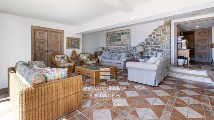 Image No.5-7 Bed House for sale