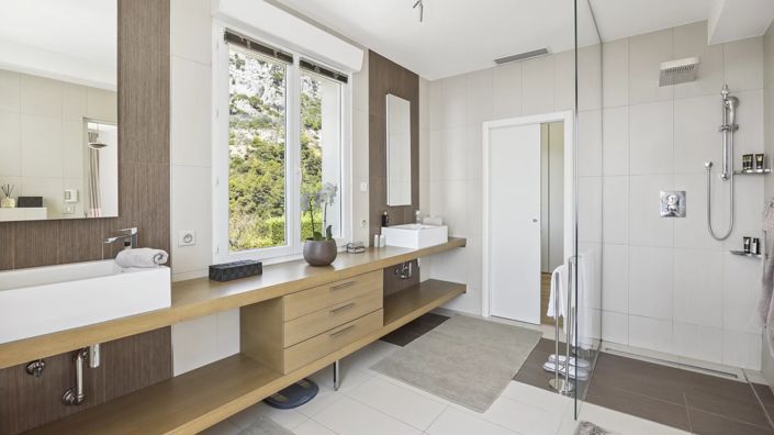 Image No.7-5 Bed House for sale
