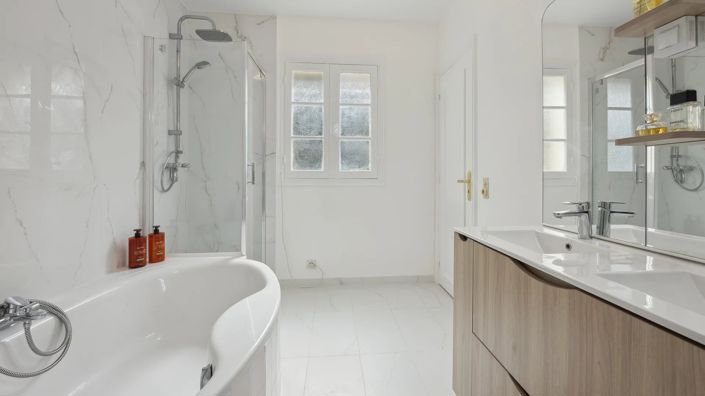 Image No.7-6 Bed House for sale