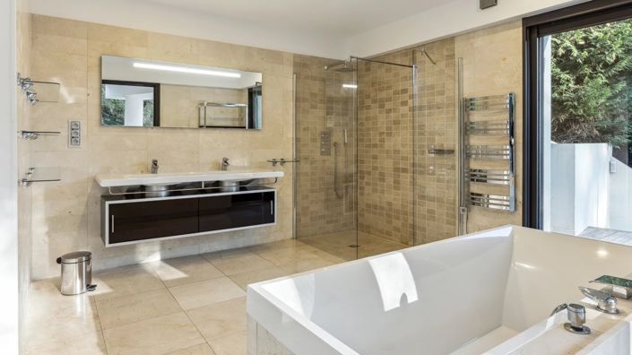 Image No.7-6 Bed House for sale