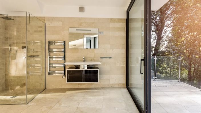 Image No.8-6 Bed House for sale