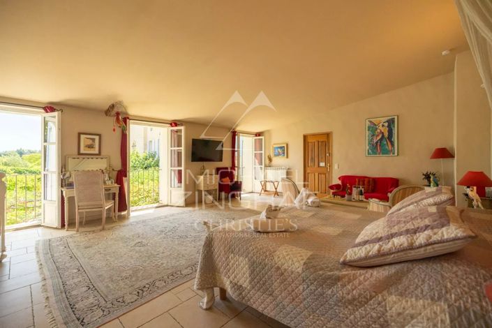 Image No.10-10 Bed House for sale