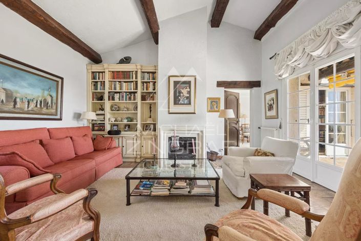 Image No.7-6 Bed House for sale